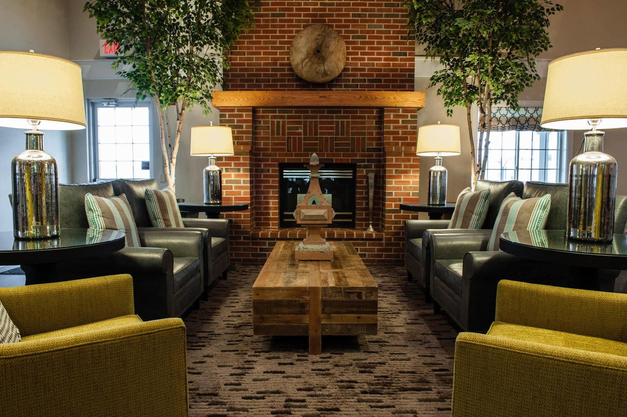 Best Western Plus University Park Inn&Suites Ames Exterior foto