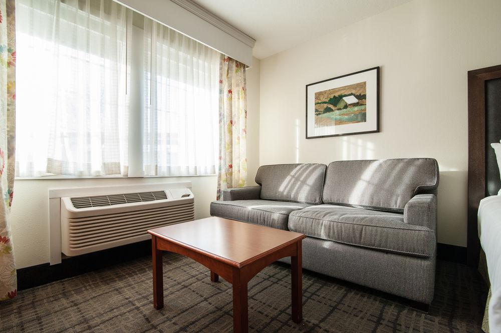 Best Western Plus University Park Inn&Suites Ames Exterior foto